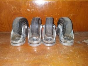 lot 1507 image: Set of Four 3 12 Inch Rubber Casters