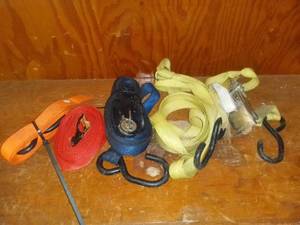 lot 1512 image: Lot of Rachet Straps