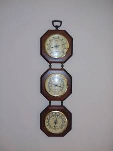 lot 5001 image: Springfield Thermometer Barometer Humidity Weather Station