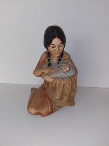 lot 5003 image: Ceramic Native American Woman With Baby Figure