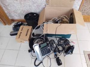lot 5008 image: Lot of Phones Alarm Clocks and Other Wires
