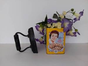 lot 5031 image: Antique Sad Iron an Till House Cookies Tin