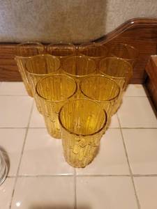 lot 5121 image: Lot of 10 Bamboo Amber Mid Century Tumbler Glasses