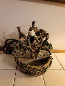 lot 5125 image: Miniture Birds Nest Decorative Functional Fountain