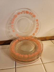 lot 5128 image: Lot of 7 Appetizer Plates with Pink Floral Ribbon