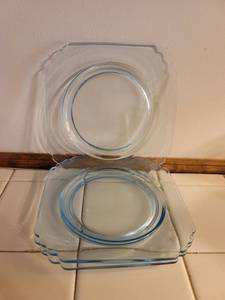 lot 5132 image: Lot of 3 Blue Depression Glass Appetizer Plates