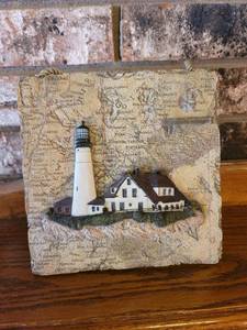 lot 5138 image: Stand Up Lighthouse Plaque