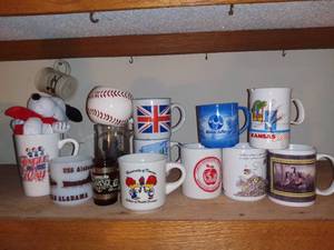 lot 6001 image: Lot of Souvenir Coffee Mugs