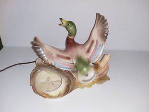 lot 6009 image: Mid Century Ceramic Duck LampPlanter