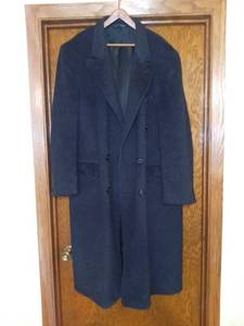lot 6504 image: XL Wool and Cashmere Blend Trench Coat