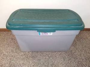 lot 6509 image: Rubbermaid Roughtote 28 Gallon Tote