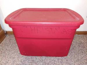 lot 6513 image: Sterlite 20 Gallon Heavy Duty Tote Box