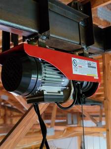 lot 7 image: Chicago 440lb Electric Hoist