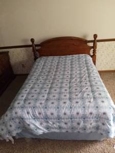 lot 403 image: Vintage Pine Full Size Early American Headboard and Bed