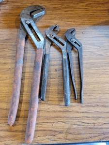 lot 1216 image: 3 Chanellocks LOT