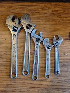 lot 1222 image: Lot of 5 Cresent Wrenches