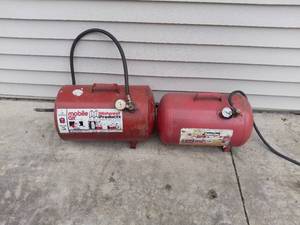 lot 1520 image: 2 Portable Air Tanks