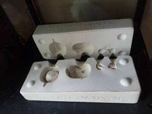 lot 1532 image: Ceramic Emporium Snowman Mold