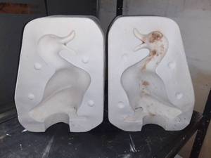 lot 1536 image: Chalk Duck Mold