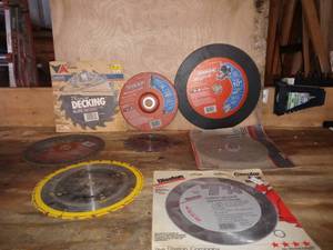 lot 1626 image: Lot Of 8 Assorted Saw Blades For Different Materials