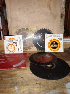 lot 1628 image: Lot Of Different Sized Saw Blades And Cutting Blades