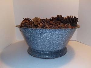 lot 2739 image: Rustic Enamel Bowl With Pine Cones Decor