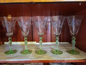 lot 3085 image: Lot of 5 Tiffin Green Twisted Stem Wine Glasses