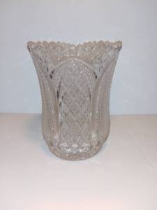 lot 4003 image: Wonderful Pressed Glass Vase