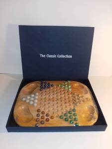 lot 4011 image: The Classic Collection Chinese Checkers Set