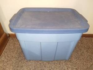 lot 6514 image: Rubbermaid Roughneck 18 Gallon Tote
