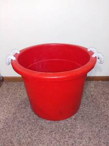 lot 6515 image: Red Plastic 2.5 Bushel Basket