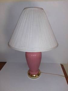 lot 6517 image: Pink Porcelain Table Lamp