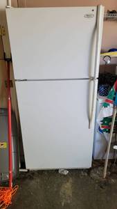lot 91 image: Whirlpool Refridgerator- Needs Cleaned by Runs Great
