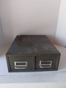 lot 1554 image: Metal 2 Drawer Index Card File Box