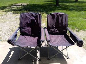 lot 1562 image: Pair of Folding Camp Chairs