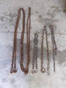 lot 1568 image: Lot of Tow Chains