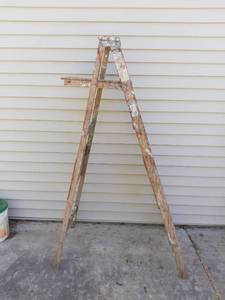 lot 1594 image: 6 Foot Folding Wooden Step Ladder