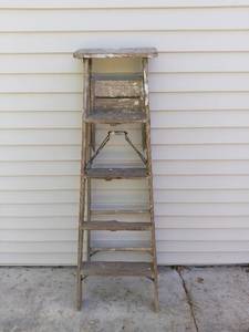lot 1595 image: 5 Foot Folding Wooden Step Ladder