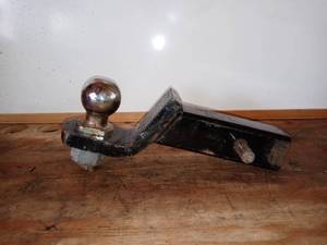 lot 1637 image: U-Haul 5000 Lb Tounge With Ball Attached