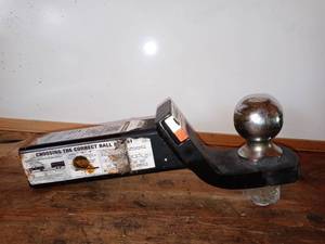 lot 1638 image: U-Haul 7500 Lb Capacity Towing Ball Hitch And Receiver