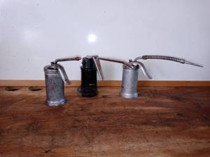 lot 1640 image: Lot Of 3 Small Oil Canisters