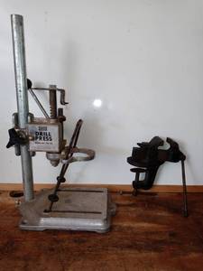 lot 1641 image: Lot Of 2 HWI Drill Press And Small Table Side Vice
