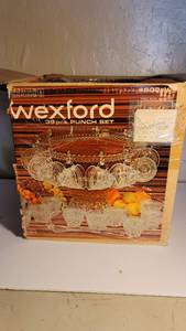 lot 9108 image: Anchor Hocking Partial Wexford Punchbowl Set