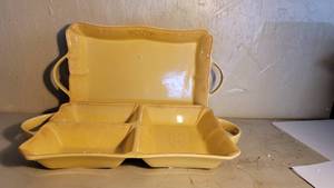 lot 9110 image: Real Home Set of 2 Ceramic Yellow Dinner Party Serving Trays