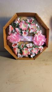 lot 9115 image: Pink Mothers Wreath