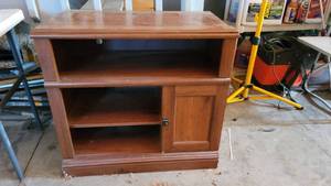lot 9157 image: Entertainment Center