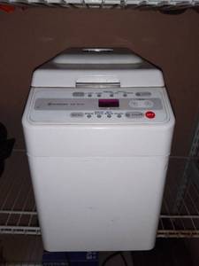 lot 9212 image: Hitachi HB-B1010 Bread Maker