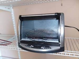 lot 9216 image: Black and Decker Infrawave Convection Oven