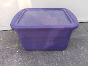 lot 9228 image: Purple Sterlite 10 Gallon Storage Tote