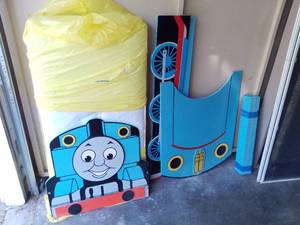 lot 9235 image: Thomas The Train Toddler Bed